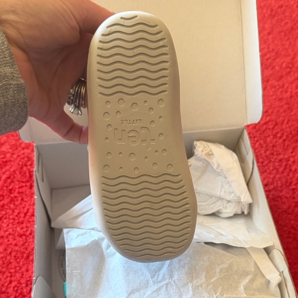 Ten Little Everyday Shoes - Picture 3 of 3